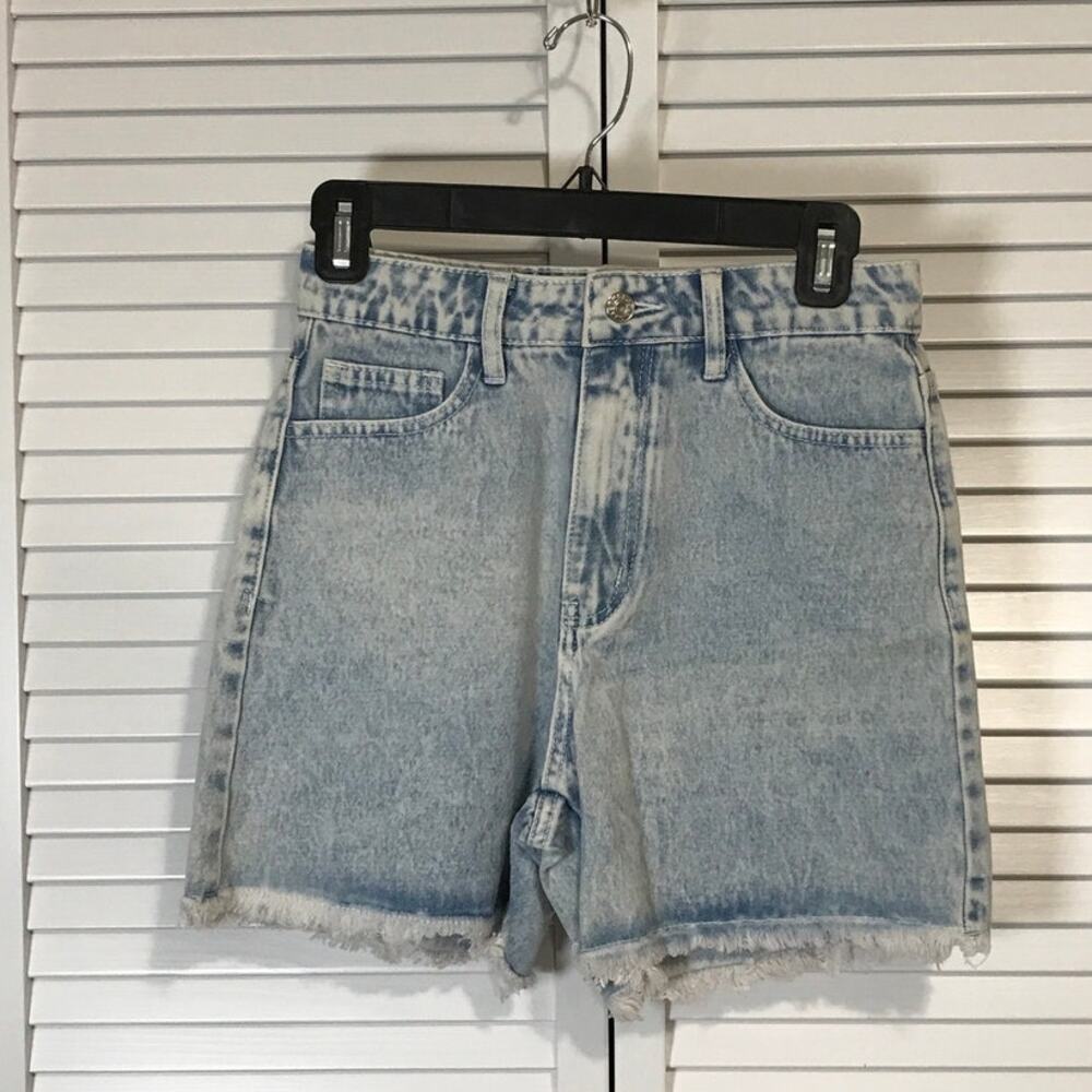 Retro Preppy Light Blue Wash High Waisted Denim Frayed Raw Hem Jean Shorts S